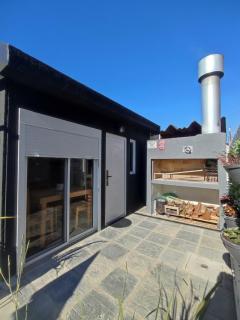 Casita con Parrillero y Garage, cerca de Antel Arena - 0