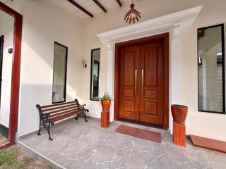 Ceylon Pearl Retreat - 0