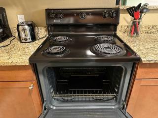 2 Bedroom Condo near LV Strip Pool Gym and Jacuzzi - 6