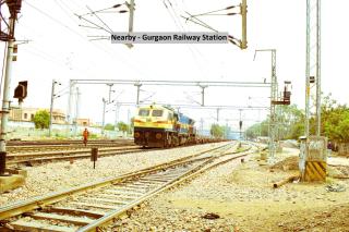 Capital O Esscon House Near Payal Cinema - Gurgaon - 6