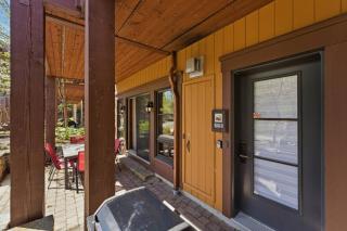 Tremblant Paradise Ski in and Ski out-Spa and Pool - 8