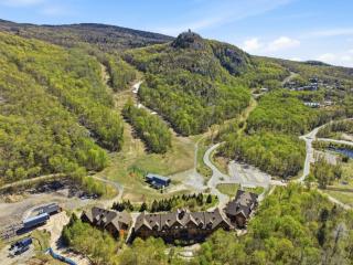 Tremblant Paradise Ski in and Ski out-Spa and Pool - 7