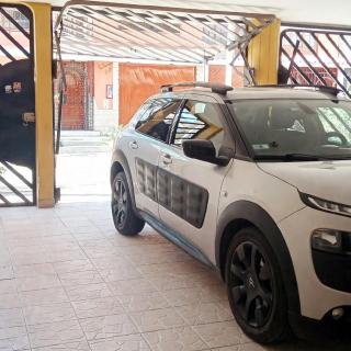 Depa Familiar con Cochera Techada Privada en 3er piso - 1