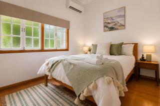 3BR Queenslander with Pool - Near Stadium, CBD - 4
