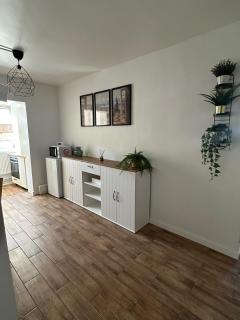 WHITE Apartment - 8
