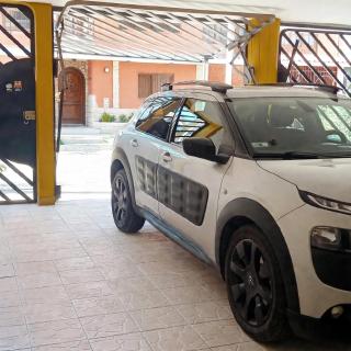 Depa Familiar con Cochera Techada Privada en 3er piso - 0