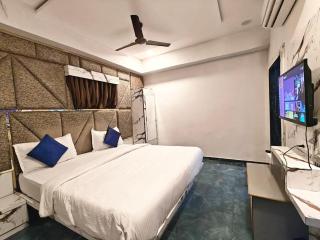 Hotel Karnavati Motera - 6