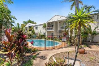 Bungalow Poolside Hideaway 2BR 2BATH Wi-Fi - 6