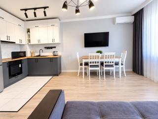 Spacious 3-Room Apt in Almaty Center 2 Beds - 2