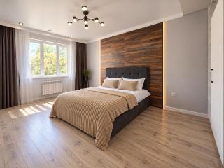 Spacious 3-Room Apt in Almaty Center 2 Beds - 1