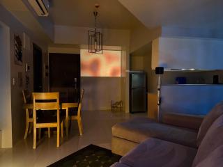 Executive 1BR with Balcony near Malls and Clubs in BGC - 5