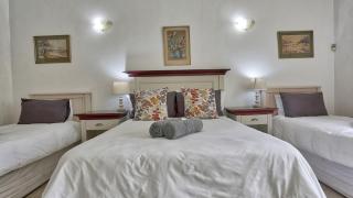 Sandy's Family PoolRoom Graaff-Reinet - 7
