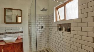 Sandy's Family PoolRoom Graaff-Reinet - 6
