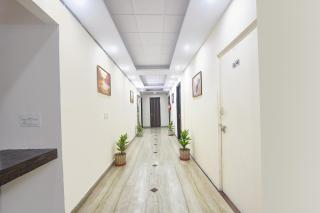 FabHotel Golden Key - 8