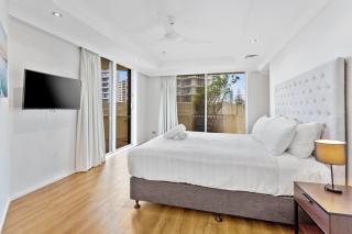 Spacious 3 Bedroom Family Apartment - CoastHM - 8