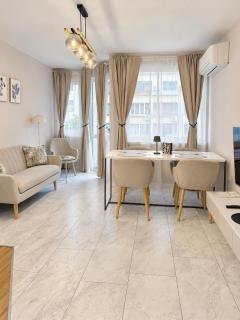 Luxury Boutique 2-Bedroom Apartment Downtown Burgas - 0