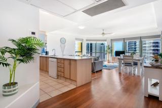 Spacious Family Apt - Waterslides & Ocean Views! - CoastHM - 7