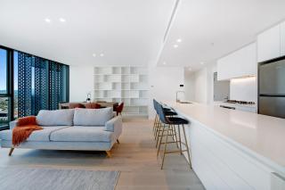 Signature Broadbeach Ocean Views Apartment - CoastHM - 8