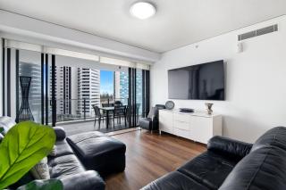 Sierra Grand Spacious 3 Bedroom Apartment - CoastHM - 0