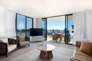 Rhapsody Stunning Ocean Views Apartment - CoastHM - 9