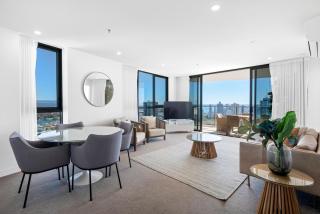 Rhapsody Stunning Ocean Views Apartment - CoastHM - 2