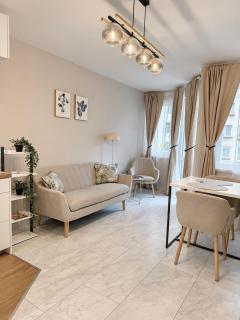 Luxury Boutique 2-Bedroom Apartment Downtown Burgas - 2
