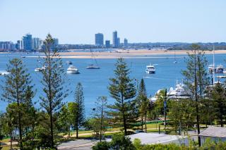 Ocean Sands Central Main Beach Apartment - CoastHM - 0