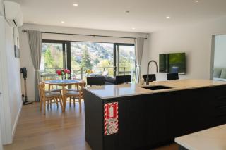 Queenstown Mountain View Retreat - 3