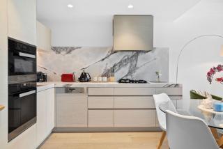 Luxury One Bedroom Apartment - CoastHM - 1