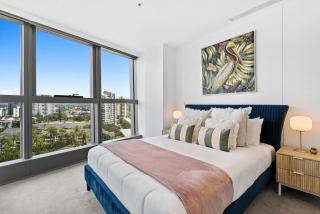 Luxury One Bedroom Apartment - CoastHM - 2