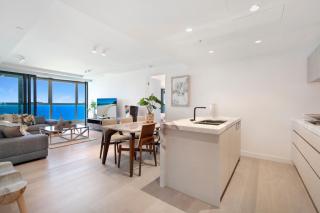 Jewel Broadbeach Luxury Apartment - CoastHM - 5