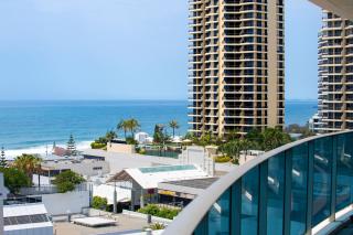 Deluxe Two Bedroom Hilton Apartment - CoastHM - 8