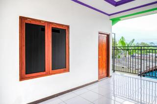 Urbanview Syariah Zidney 3 Salatiga by RedDoorz - 6
