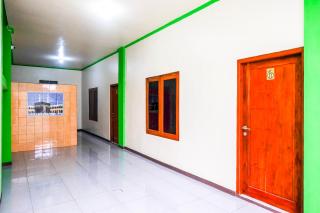 Urbanview Syariah Zidney 3 Salatiga by RedDoorz - 7