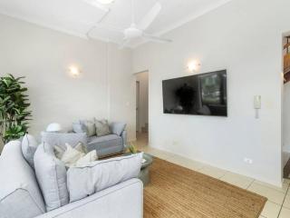 Currumbin Beachfront Haven - 6