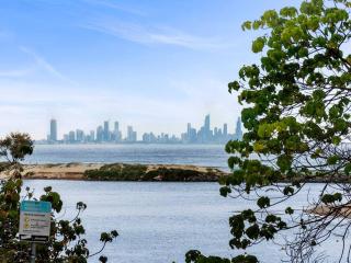 Currumbin Beachfront Haven - 9