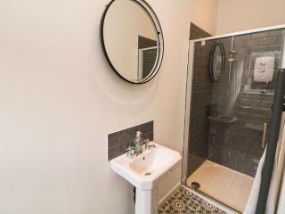 Compton Guest House - 9