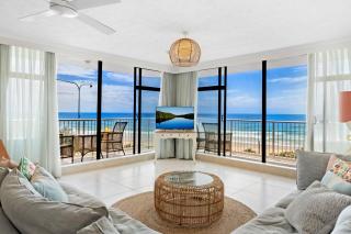 Beachfront Escape in Surfers Paradise - CoastHM - 1