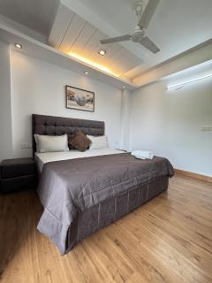 Fortune Home Service Apartment 3Bhk,J-215 Saket - 1