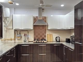 Fortune Home Service Apartment 3Bhk,J-215 Saket - 5