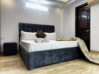 Fortune Home Service Apartment 3Bhk,J-215 Saket - 7