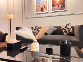 Premium 1BHK in DLF Phase 3 - 0
