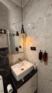 Premium 1BHK in DLF Phase 3 - 4