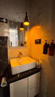 Premium 1BHK in DLF Phase 3 - 2