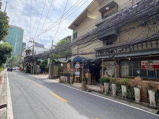 bangkok silom momo house - 2