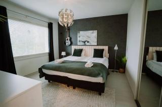 Bright 7th-Flr View|Balcony|Family Apt with A/C - 7