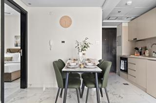Frank Porter - Mag 510, Dubai South - 3