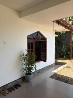 Relax and Stay Local in a Private Room in Weligama - 0
