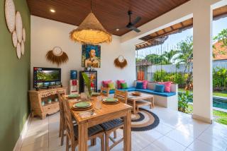 Taman pangeran villa in Seminyak, 2BR large pool, tropical garden in a Prime Location ! - 2
