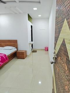 ll EMPYREAN STAY ll THE CHARLIE ll 4BHK ll AC ll PRIVATE POOL ll BACHELORS FRIENDLY ll - 5